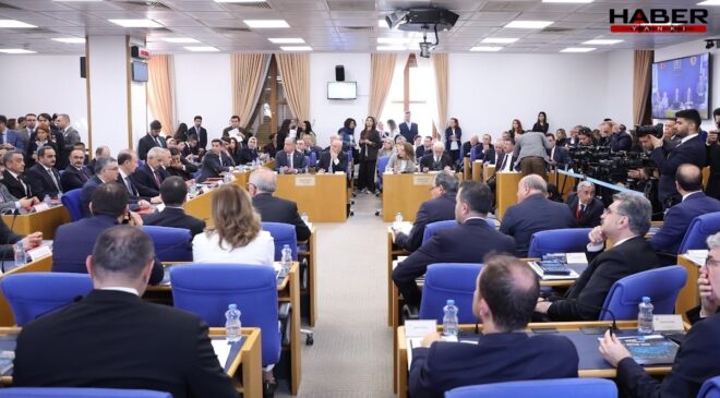 Meclis'te 'bölücülük' tartışması: AKP'li Muş, süreç ortaklarını uyardı