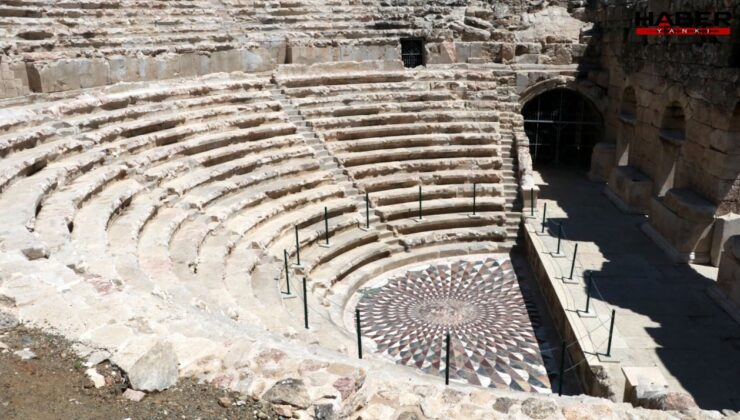 Medusa mozaiğinin üzeri kapatıldı