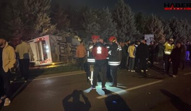 Midibüs otomobil ile çarpıştı! 8 kişi yaralandı