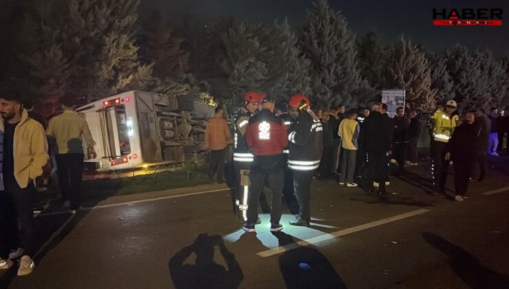 Midibüs otomobil ile çarpıştı! 8 kişi yaralandı