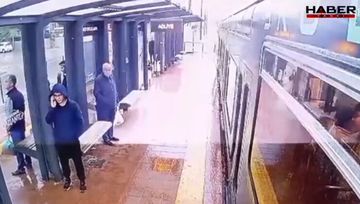 O anlar kameralara yansıdı: Tramvaya yıldırım isabet etti