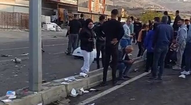 Servis minibüsü kaza yaptı: 13'ü çocuk 19 yaralı