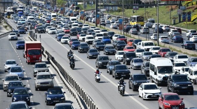 Trafikte yeni dönem başlıyor: Kurallara uymayanın hem ehliyeti hem aracı gidecek