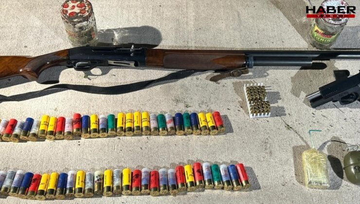 Adana'da evinde 2 silah, el bombası ve patlayıcı ele geçirilen kişi tutuklandı