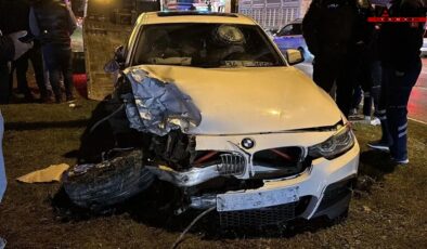 Atakum’da iki otomobil çarpıştı: 2 asker yaralandı