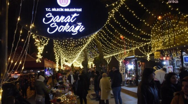 Bilecik'te yeni yıl sokağına yoğun ilgi