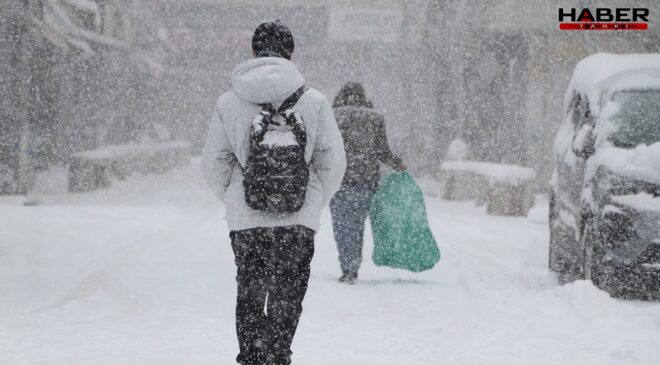 Bir ilde kar hayatı felç etti: 569 yerleşim yeri ulaşıma kapandı