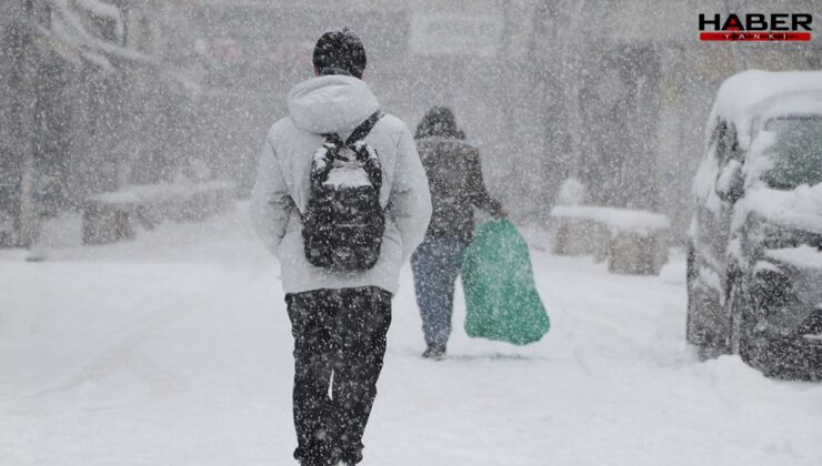 Bir ilde kar hayatı felç etti: 569 yerleşim yeri ulaşıma kapandı