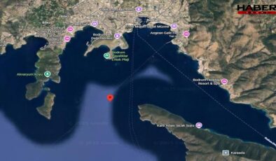 Bodrum açıklarında sürüklenen göçmen botu yardım istedi