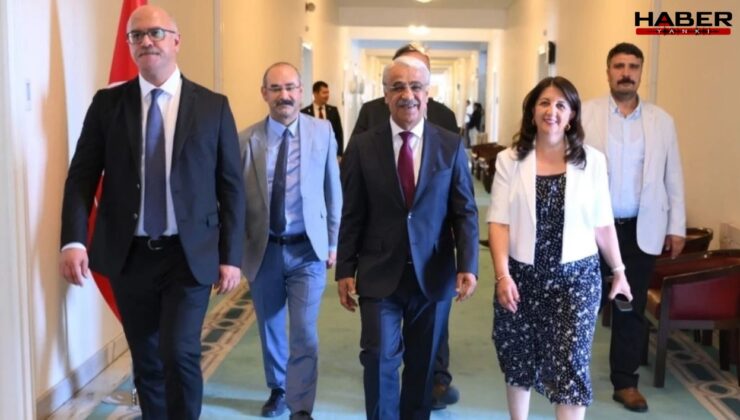 DEM İmralı heyetinden görüşme trafiği