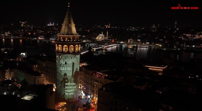 Galata Kulesi'ne savaşlarda engelli kalan çocuklar ve sivillerin videosu yansıtıldı