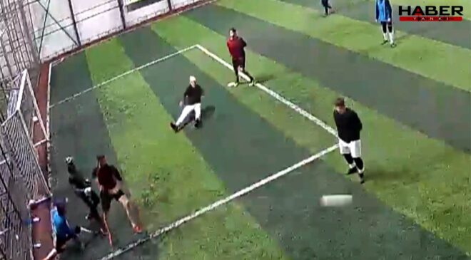 Halı sahada kalp krizi geçirdi, kurtarılamadı