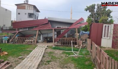 Hatay'da kuvvetli rüzgar çatıları uçurdu