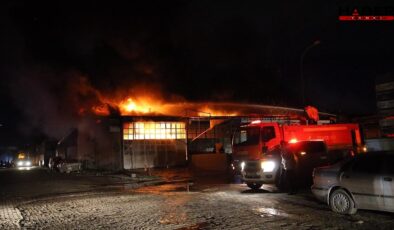 Hatay'da oto tamirhanesinde çıkan yangın korkuttu