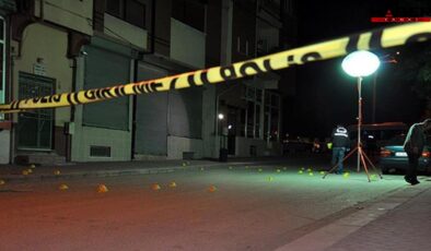 İki araç birbirine girdi! Bir kişi öldü