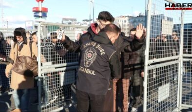İstiklal Caddesi'nde yılbaşı teyakkuzu