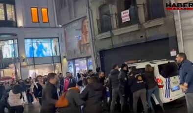 İstiklal'de eylem yapan öğrencilere gözaltı