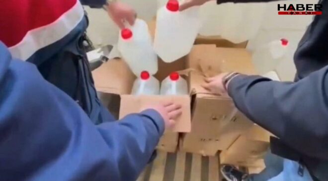 İzmir'de yılbaşı öncesi peş peşe operasyonlar: 3 bin 360 litre etil alkol ele geçirildi