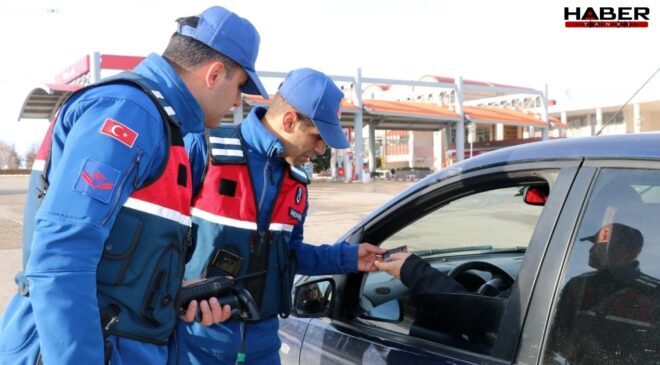 Jandarma önce ceza yazdı, kimliğini öğrenince pişman oldu: Tüm cezayı kendi cebinden ödedi