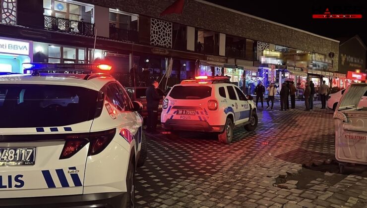 Kahvehane'de bıçaklı kavga dehşeti