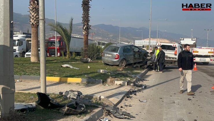 Kırıkhan’da iki araç çarpıştı: 5 yaralı, 1’inin durumu ağır