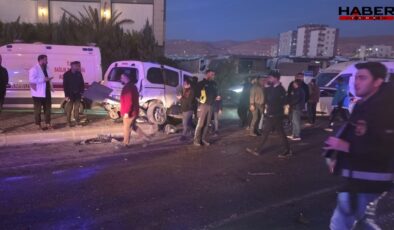 Kontrolden çıkan vinç 6 araca çarptı: 7 yaralı