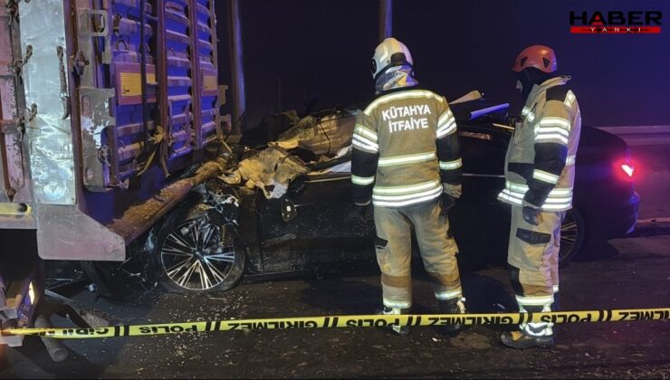 Kütahya'da feci kaza: 4 kişi hayatını kaybetti