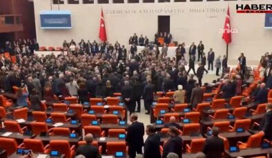 Meclis'te gerginlik! 2026 bütçesi kabul edildi, vekiller birbirine girdi