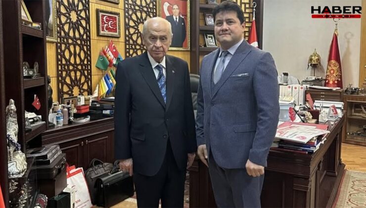 MHP'li Derviş Aynacı: Karı kıyafetiyle oynamayı meslek edindiririz