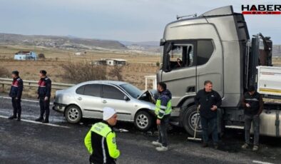 Nevşehir’de TIR ile otomobil kafa kafaya çarpıştı: Ölü ve yaralılar var