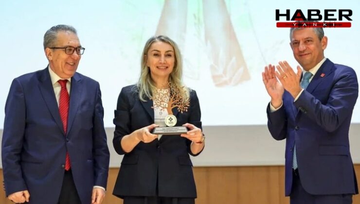 SDD İnsan Hakları Günü Ödülü İmamoğlu'na verildi