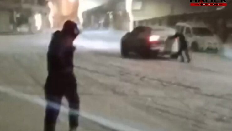 'Örümcek Adam', karda mahsur kalanlara yardım etti