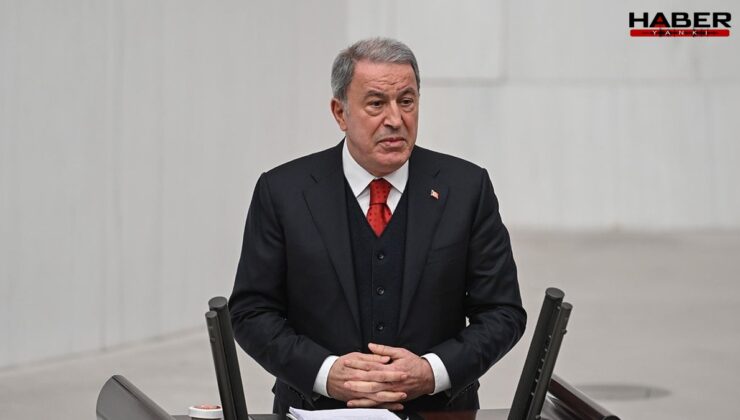 AKP'li Akar milletvekillerini azarladı