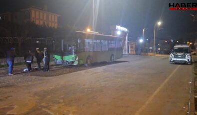Arnavutköy’de otomobil ile özel halk otobüsü çarpıştı! 4 yaralı