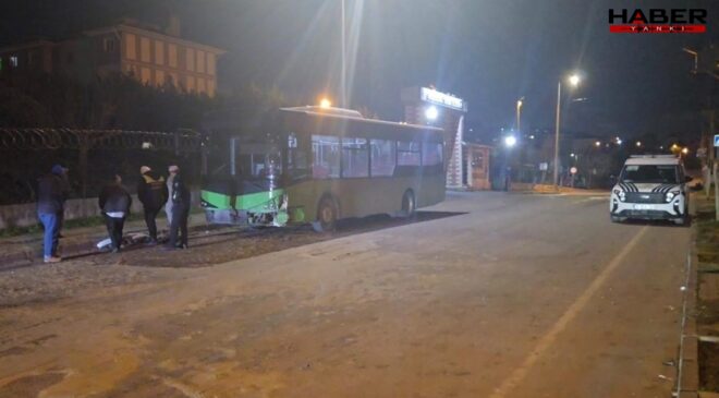 Arnavutköy’de otomobil ile özel halk otobüsü çarpıştı! 4 yaralı