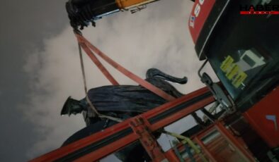 Atatürk anıtı gece yarısı söküldü: Kent ayağa kalktı