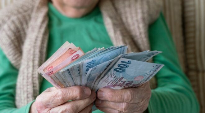 CHP milletvekillerinden emekliye zam talebi