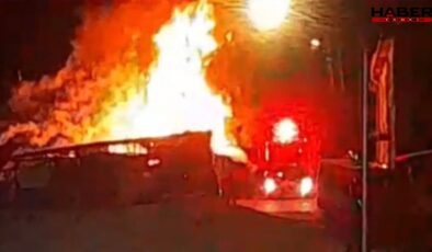 Eskişehir'de marangozhane alev alev yandı