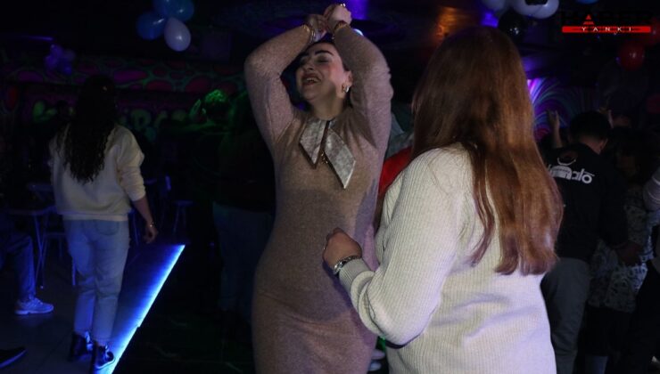 İranlı turistler Van’da yeni yılı eğlenerek karşıladı