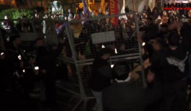 İzmir'deki Suriye eylemlerine polis müdahalesi! Gözaltılar var