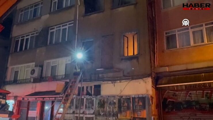 Kadıköy'deki yangında pencereden atladı: Ağır yaralandı