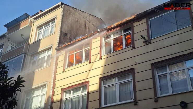 Küçükçekmece’de 4 katlı binada yangın: Alevler çatıya sıçradı
