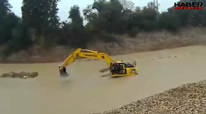 Mersin'de otomobil çaya düştü, mahsur kalan sürücü kurtarıldı