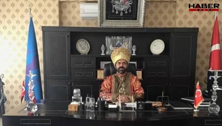 Oda seçimleri için kavuklu padişah pozu