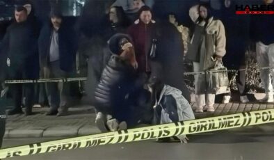 Otomobil yayaların arasına daldı: 3 ölü