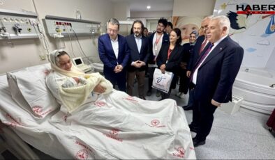 Trabzon’da 2026’nın ilk bebeği suda doğumla geldi