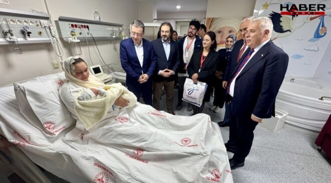 Trabzon’da 2026’nın ilk bebeği suda doğumla geldi