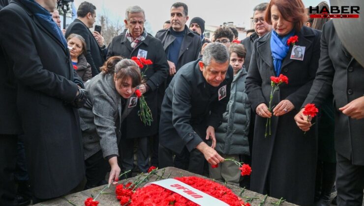 Uğur Mumcu katledildiği yerde anıldı! "O tuğlalardan karşımızda duvar örülü"