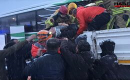 Yolcu otobüsü ile TIR'ın çarpıştığı kazada can pazarı