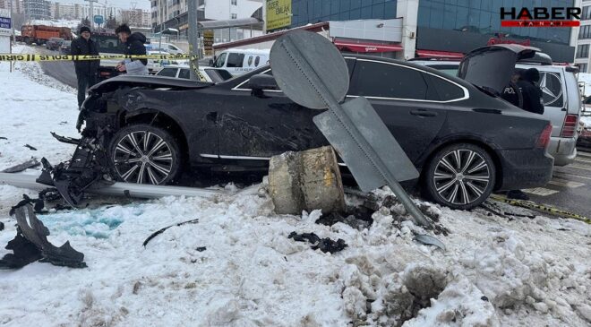 Yozgat’ta iki otomobil çarpıştı, 1 kişi ölü
